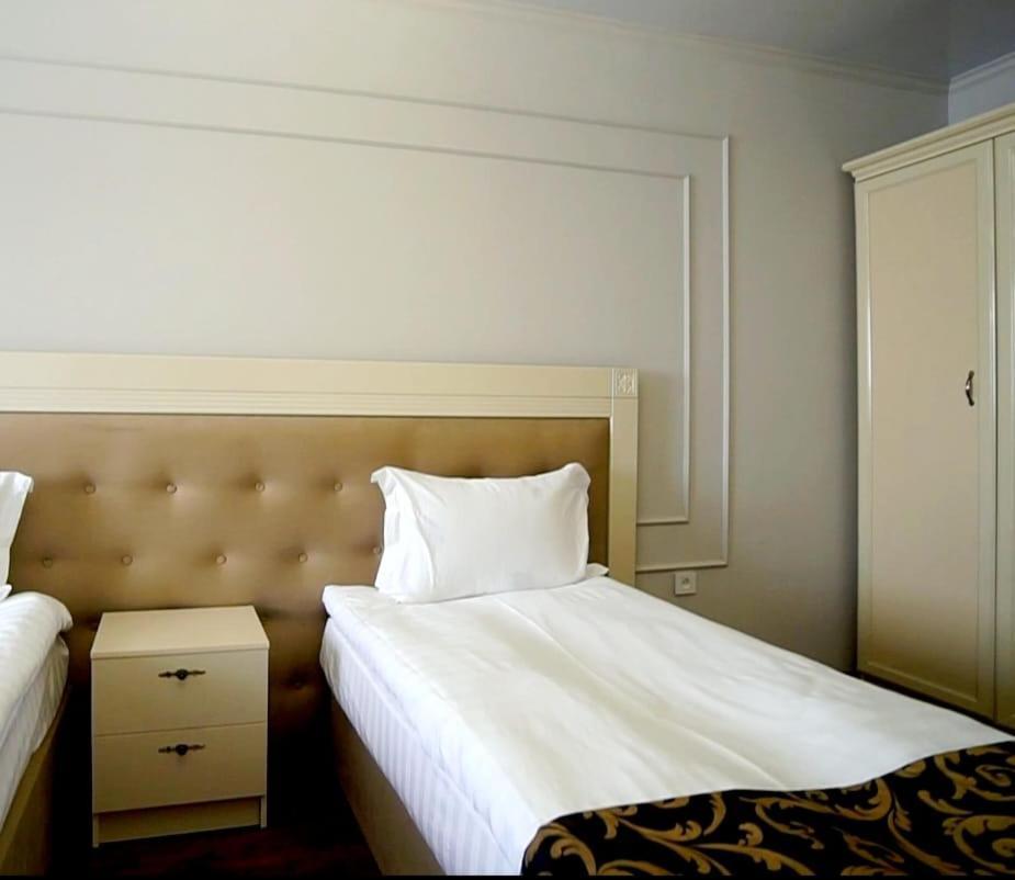 Gold Boutique Hotel Almaty Ngoại thất bức ảnh